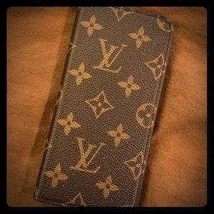 Authentic Louis Vuitton iPhone case for 7S Plus.